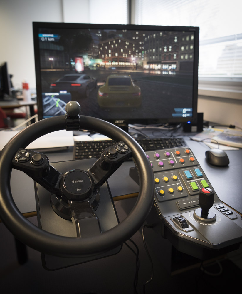 The Saitek steering wheel compatible with Farming Simulator 19