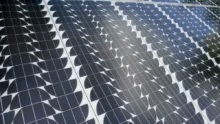 Malgré la fin des dispositifs d’aide, les particuliers peuvent investir dans une installation photovoltaïque, à condition de valider son intérêt économique.