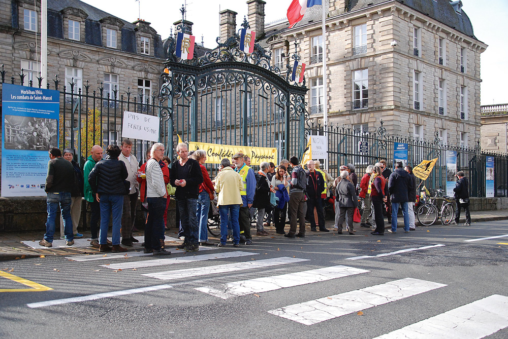 confederation-paysanne-prefecture-vannes-soutient-syndicat - Illustration Le Syndicat s’inquiète de l’avenir des élevages laitiers