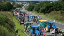 manif-agricole-tracteur-3-aout-paris