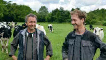 Pour Denis et Mathieu Chauveau, « la première idée était de mettre des couverts et de les récolter ». Maintenant, ils réfléchissent aussi à mettre des couverts agronomiques.