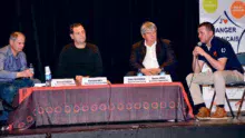 De gauche à droite: Gwenaël Bersan, Système U, François Valy, FNSEA, Yves Bleunven, maire de Grand-Champ et Thomas Vivien JA national.