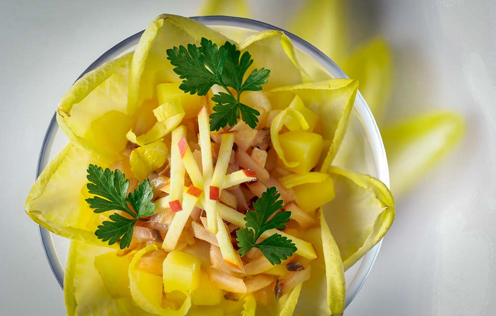 endive - Illustration Salade d’endive aux deux pommes et tartare de hareng