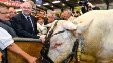 Mardi, le ministre de l’Agriculture, Stéphane Travert, a arpenté les allées du Space pendant de longues heures.