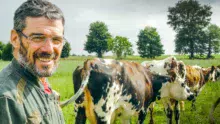 Les vaches ingèrent 10 kg MS d'herbe par jour : un niveau de pâturage que Michel Priour souhaite conserver jusque fin octobre.