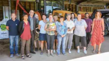 Les organisateurs et les demandeurs d’emploi ont visité le lycée de Brehoulou, pour se familiariser avec le milieu agricole.