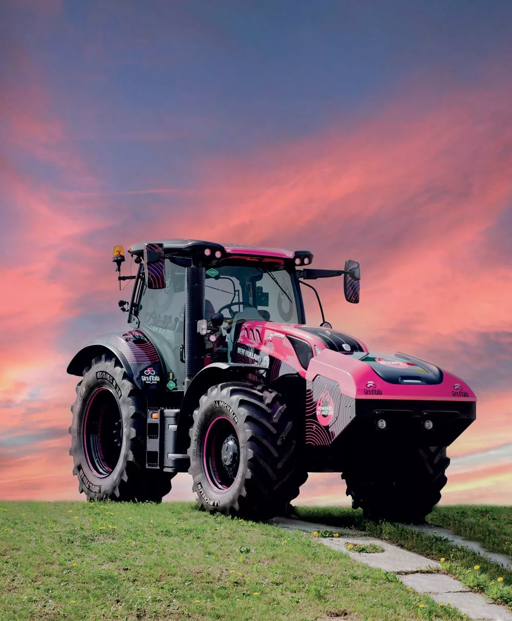 new holland t6 methanepower giro ditalia - Illustration New Holland présente un tracteur au biométhane pendant le Giro d’Italie 2022