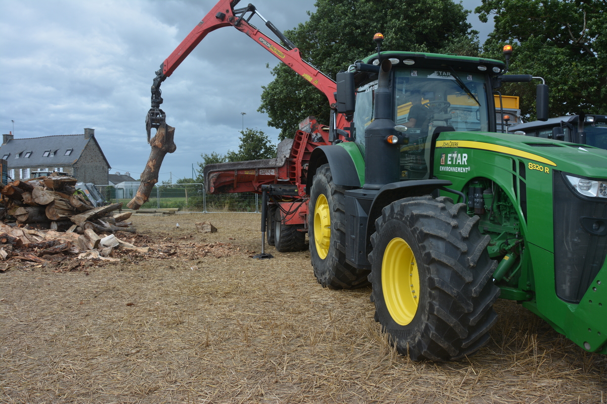 Démonstration de broyage de bois