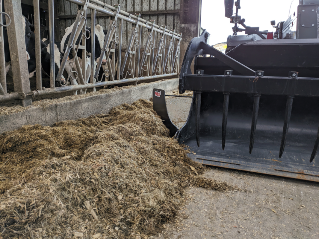 Pushmags de Magsi adapté sur la benne à grappin