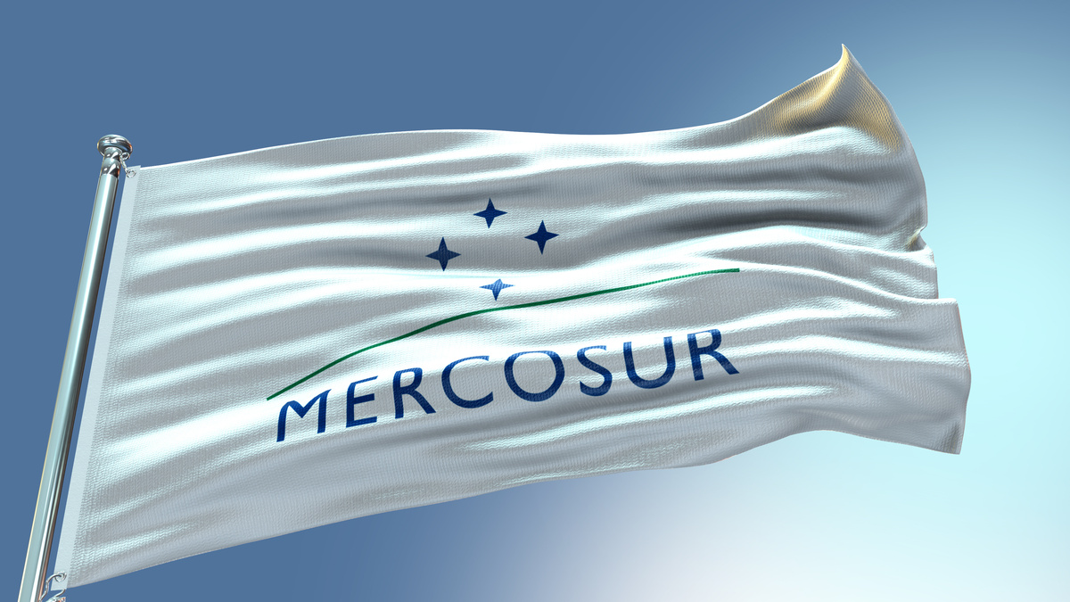 Un drapeau mercosur flottant au vent - Illustration UE/Mercosur : les discussions se poursuivent