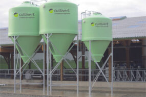 3 silos d'aliment de la marque cultivert