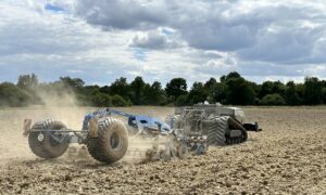 robot agricole dans un champ