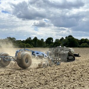 robot agricole dans un champ