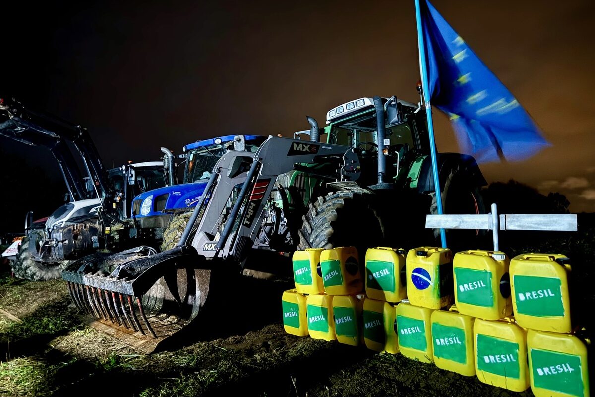 Manifestation d'agriculteurs près de Guingamp contre le Mercosur. - Illustration UE/Mercosur : la contestation à l’accord s’organise