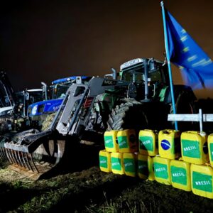 Manifestation d'agriculteurs près de Guingamp contre le Mercosur.