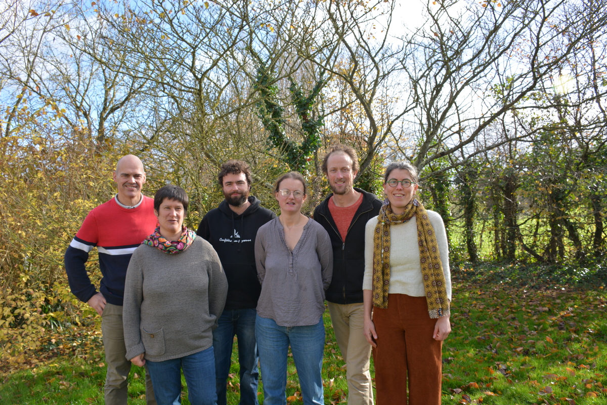 Photo de groupe de la Confédération paysanne des Côtes d'Armor - Illustration La Conf’ lance sa campagne