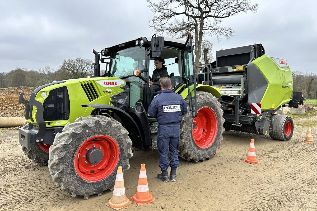 CRS évaluant un élève dans le cadre de la formation 