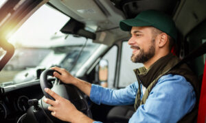 personne conduisant sa voiture pour aller ou revenir du travail