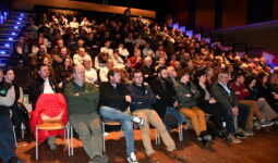 Vue sur le public lors d'un meeting de campagne FDSEA