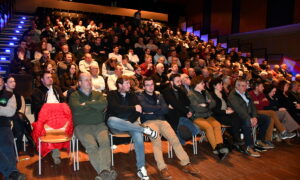 Vue sur le public lors d'un meeting de campagne FDSEA