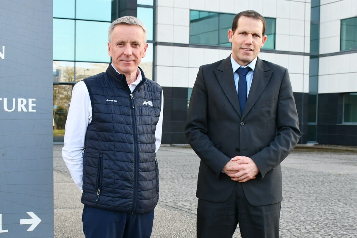 Laurent Kerlir et Sébastien Giraudeau devant la Maison de l'agriculture de Rennes - Illustration Laurent Kerlir, président de la Chambre régionale